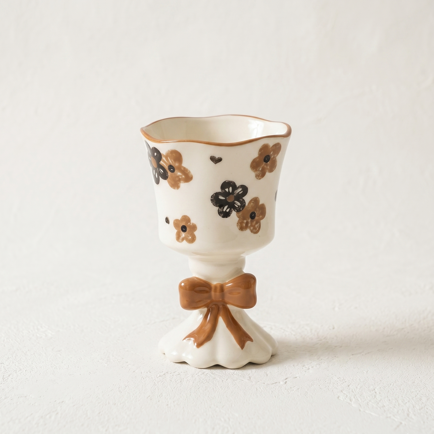 Bowknot Flower Goblet Ceramic Mug · Black-Brown Flower · Gift Bag