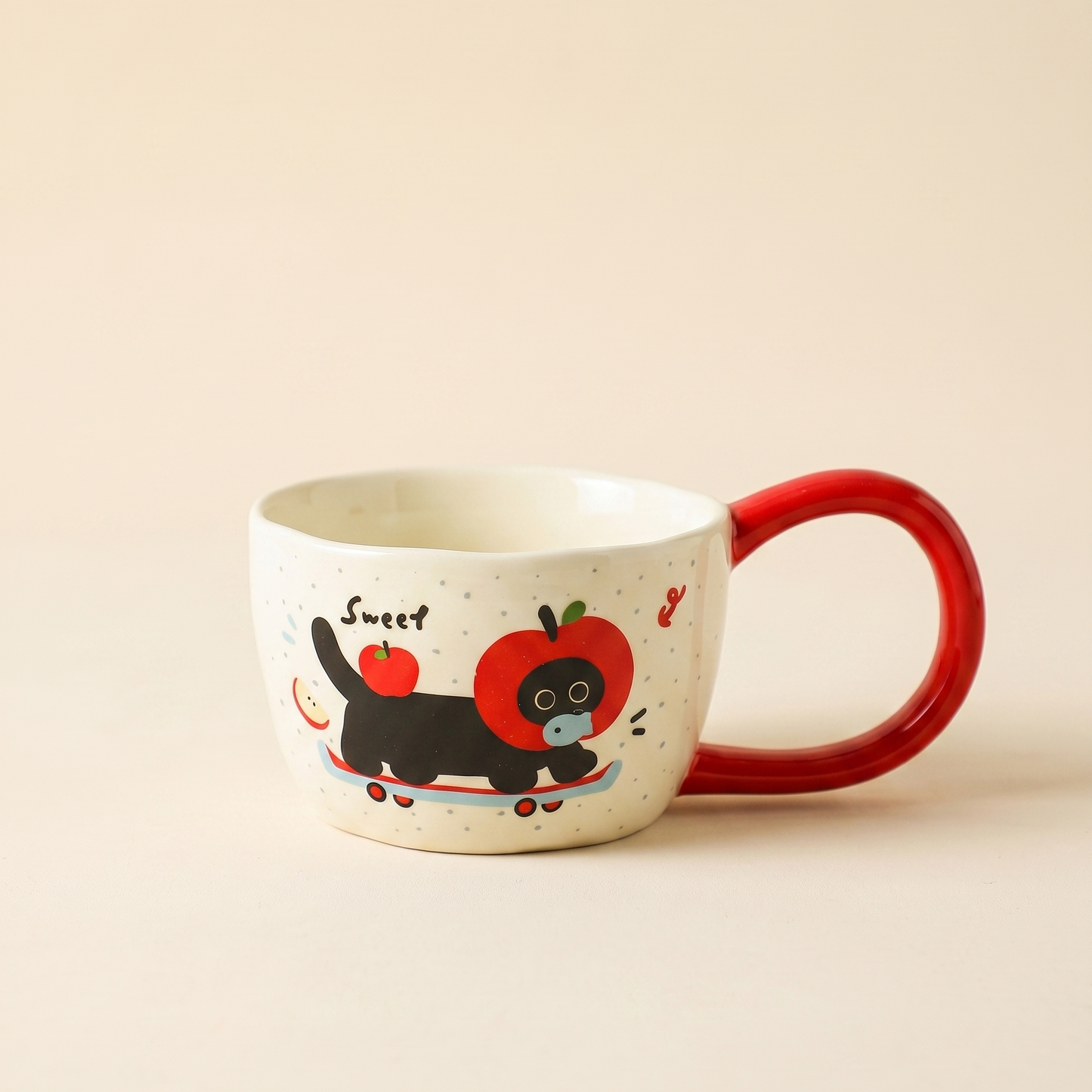 Red Apple Kitten Ceramic Mug · 10 oz
