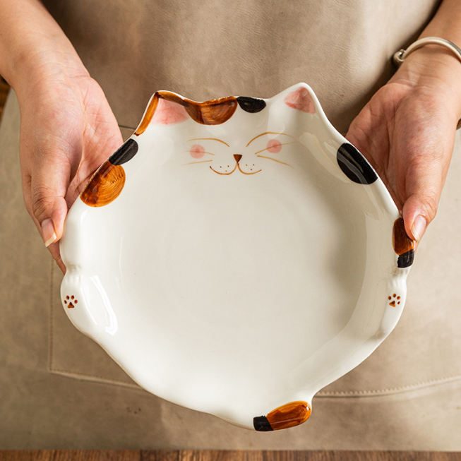 Japanese Style Ceramic Underglaze Kitten Plate · 8.6"