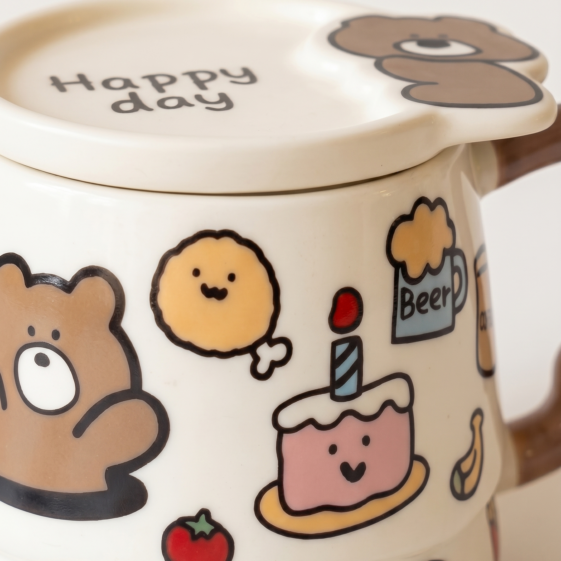 Bear Graffiti Ceramic Mug with Lid Brown detail - MoriMori Home