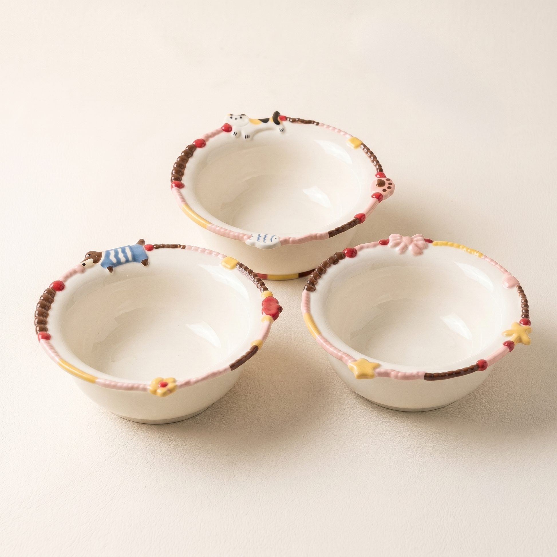Cartoon Relief Ceramic Bowl 7 inch Cat Puppy Bow-knot raised motif - MoriMori Home
