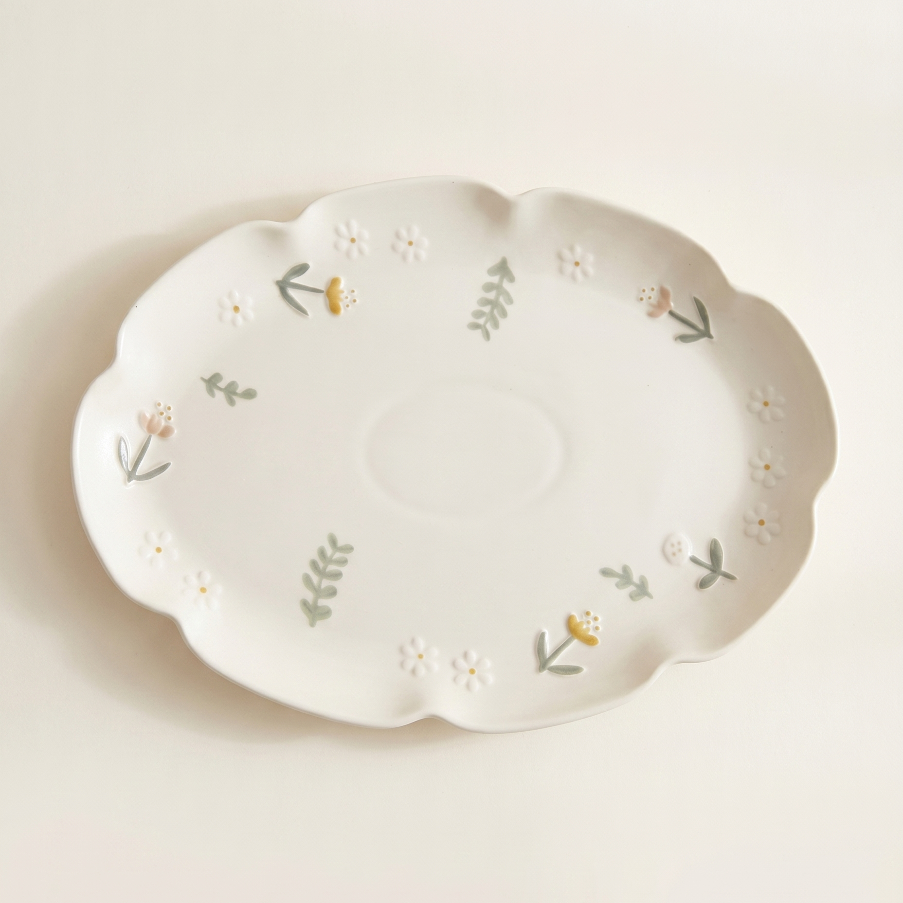Daisy Ceramic Oval Serving Plate styled - MoriMori Home