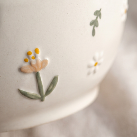 Daisy Ceramic Soup Bowl · 7.75"