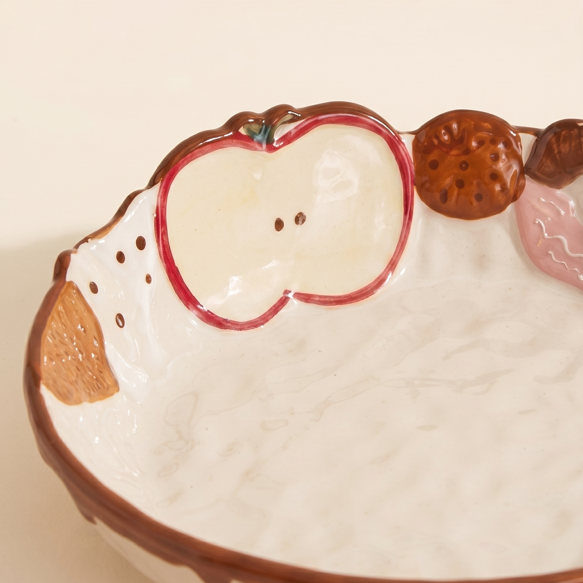 Embossed Apple Plate 9 inch top view - MoriMori Home