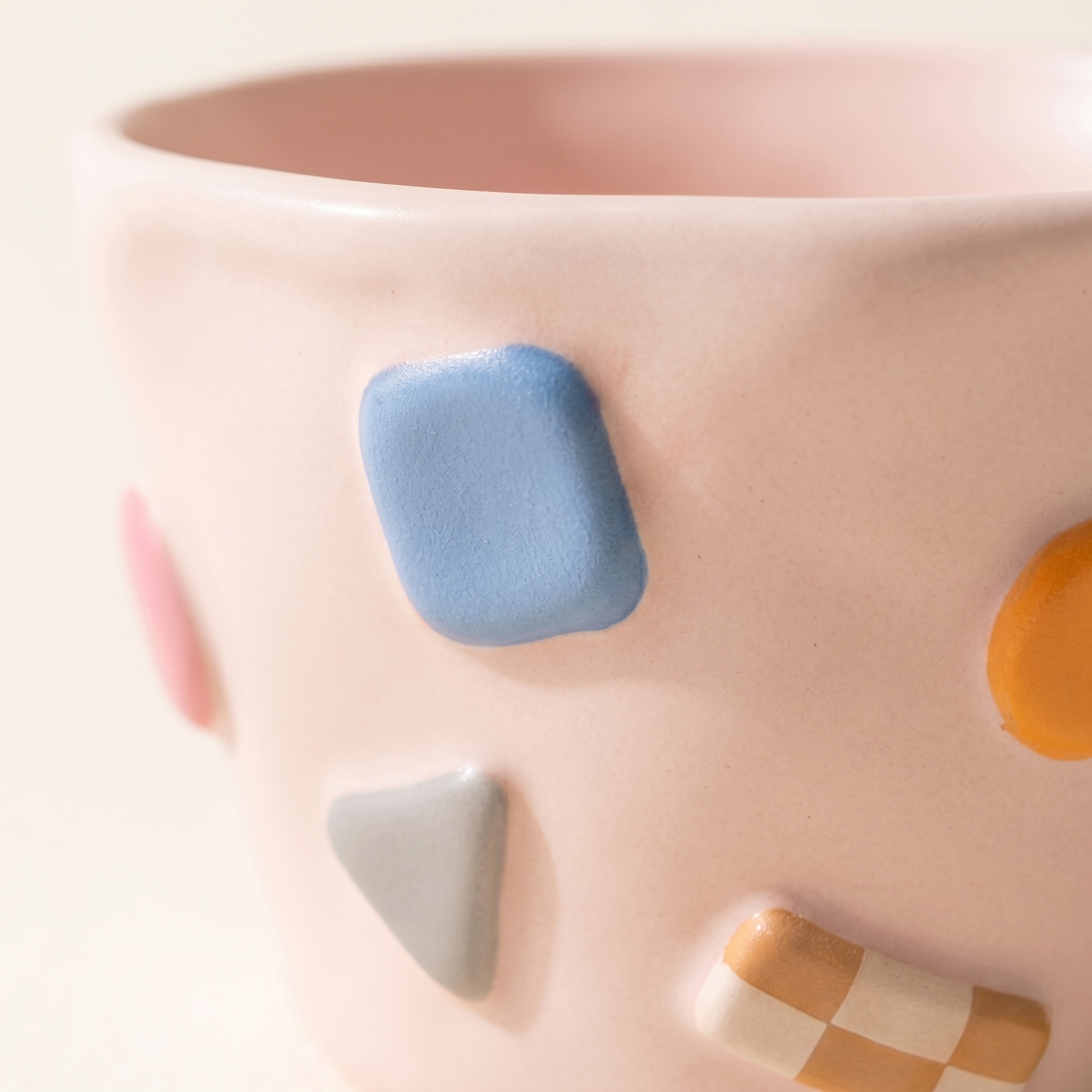 Milk Fufu Hand-Pinch Ceramic Mug Pink detail - MoriMori Home
