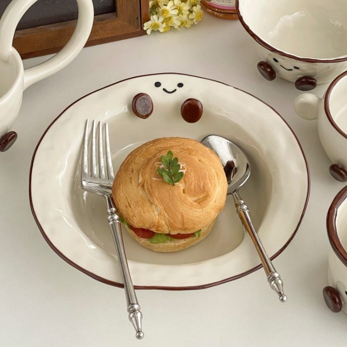 Cocoa Beans Straw Hat Plate styled - MoriMori Home